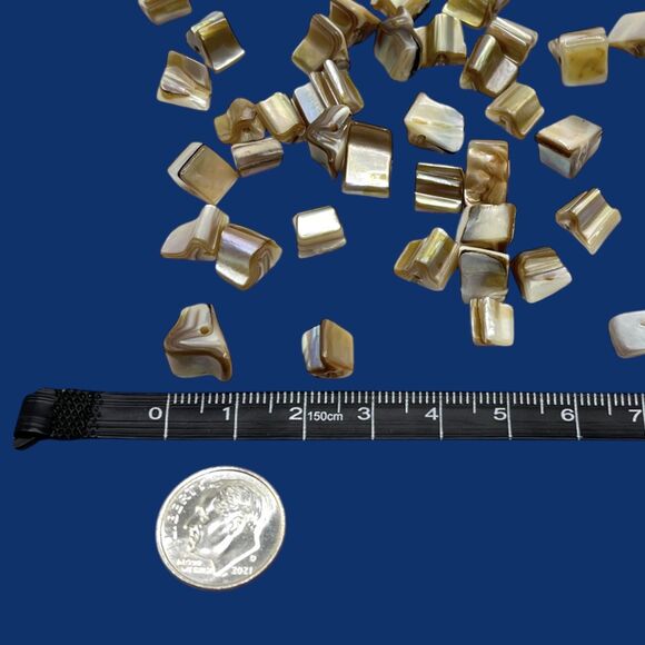 Mixed Lot Shell Beads Jewelry Crafts Mother Of Pearl Nugget Chip Teardrop Square - Picture 7 of 10